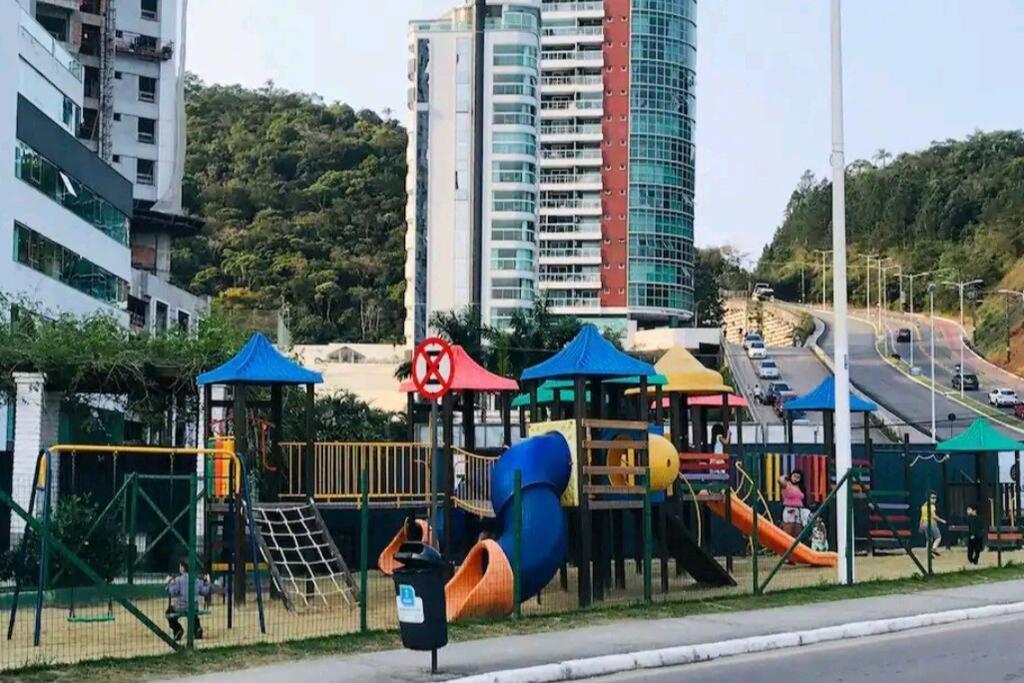 公寓 Piscina A Beira-mar, Tranquilidade E Qualidade No De Bc