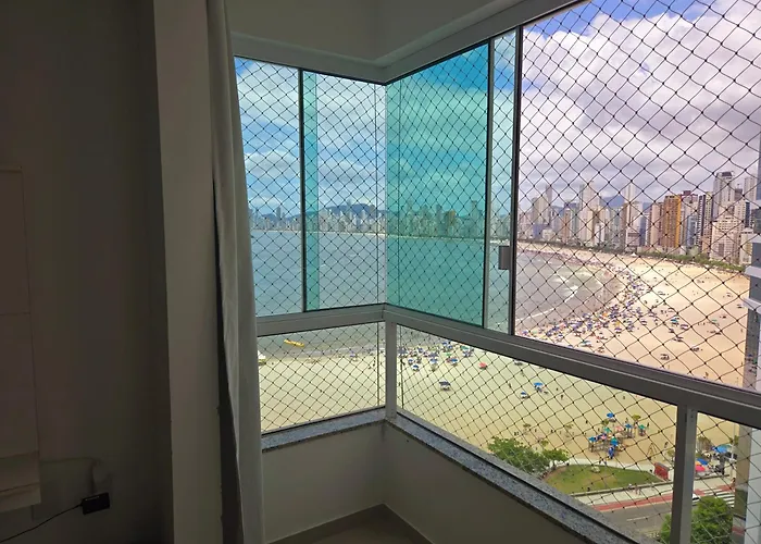 Piscina A Beira-Mar, Tranquilidade E Qualidade No Melhor De Bc