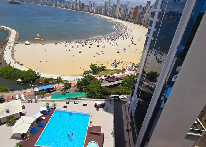 Piscina A Beira-Mar, Tranquilidade E Qualidade No Melhor De Bc