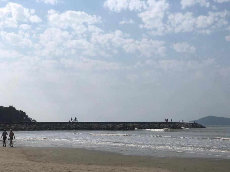 Piscina A Beira-mar, Tranquilidade E Qualidade No De Bc Apartment Balneario Camboriu