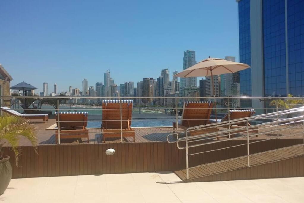 Apartment Piscina A Beira-mar, Tranquilidade E Qualidade No De Bc