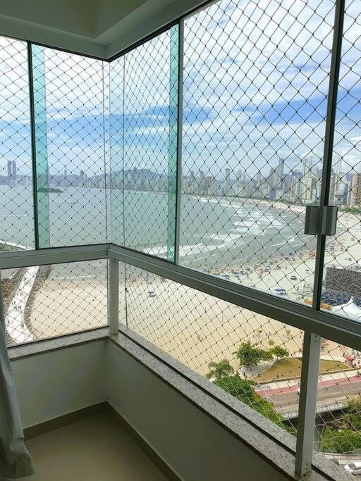 Piscina A Beira-mar, Tranquilidade E Qualidade No De Bc *