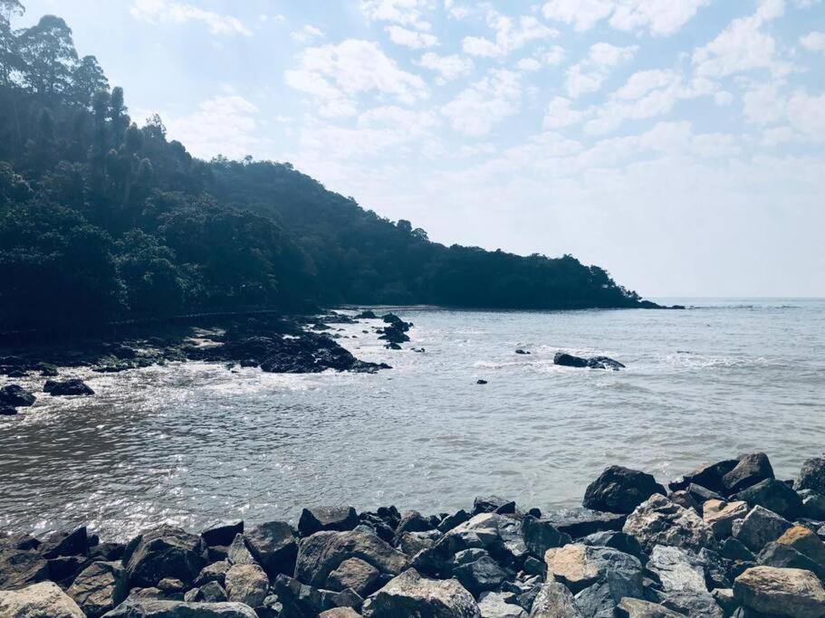 Piscina A Beira-mar, Tranquilidade E Qualidade No De Bc *