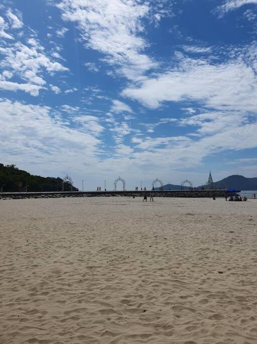 Apartamento Piscina A Beira-mar, Tranquilidade E Qualidade No De Bc