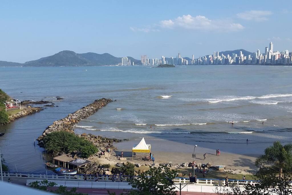 Piscina A Beira-mar, Tranquilidade E Qualidade No De Bc Apartment Balneario Camboriu